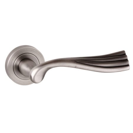 Matt Gun Metal Old English Richmond Lever Door Handle on Round Rose - (OE110MBN)