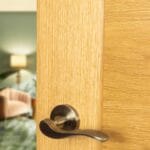 Antique Brass Old English Warwick Lever Door Handle on Round Rose - (OE178AB)