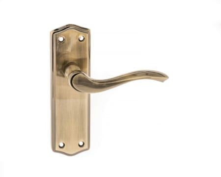 Antique Brass Old English Warwick Latch Lever Door Handle on Backplate - (OE178LAB)