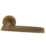 Manital Hygge due Lever on Round Rose - Antique Brass (HYD5AB)