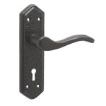 Wentworth Suite Door Handle on Lockplate Black