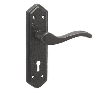 Wentworth Suite Door Handle on Lockplate Black