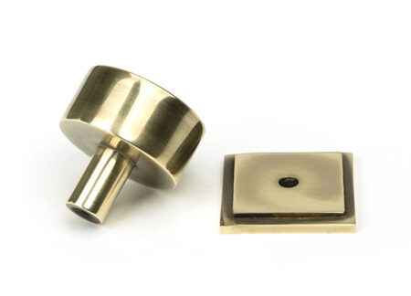 Aged Brass Kelso Cabinet Knob - 32mm (Square) | 50309 - Image 4