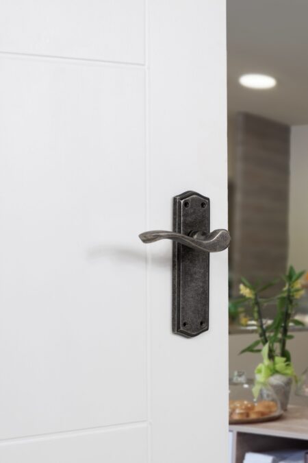 Distressed Silver Old English Warwick Latch Lever Door Handle on Backplate - (OE178LDS) - Image 2