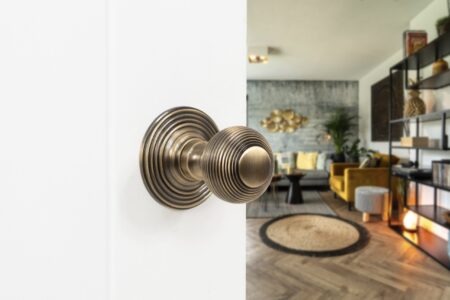 Atlantic Antique Brass Old English Ripon Solid Brass Reeded Beehive Mortice Door Knob on Concealed Fix Rose - (OE50RMKAB) - Image 2