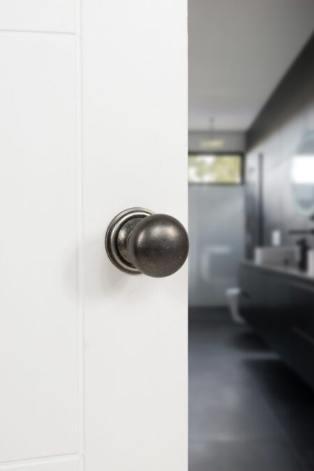 Atlantic Distressed Silver Old English Harrogate Solid Brass Mushroom Mortice Knob on Concealed Fix Rose - (OE58MMKDS) - Image 3