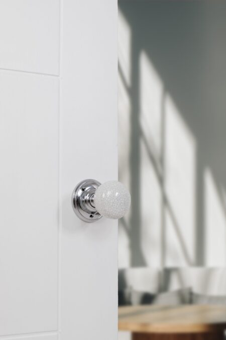 Atlantic Polished Chrome Old English Skipton Porcelain White Crackle Door Knob on Face Fix Rose - (OE59CMKWHPC) - Image 3
