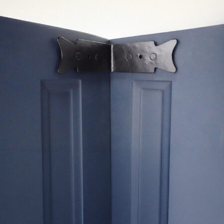 Bat Iron Corner Black - Image 3