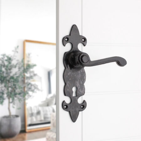 Fleur De Lys Lever Handle Matt Black - Image 3