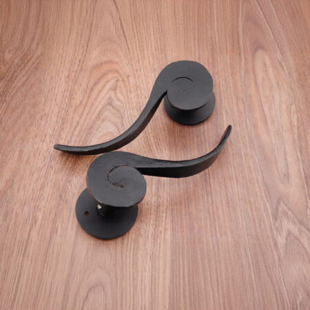 Spira Brass Brass Ferro Lever on Rose Door Handle Set - Image 3