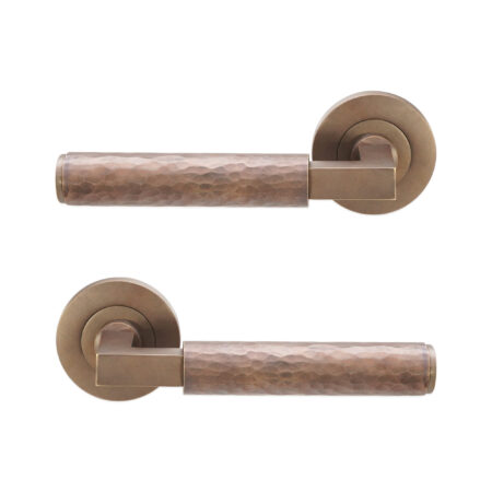Hammered Knurlmond Lever on Rose Matt Antique - Image 2