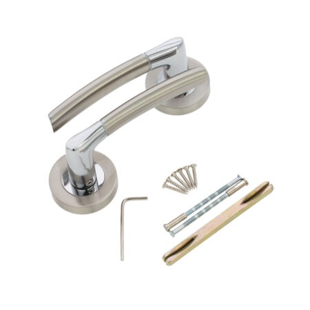 Brass Slavia Lever on Rose Dual Tone Door Handle Set - Image 4