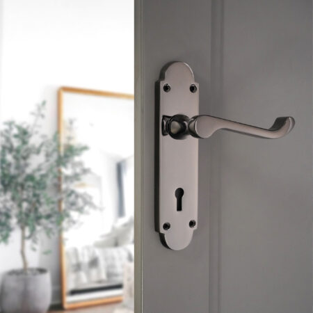 Black Nickel Oakley Lock Lever Handle Door Handle Set - Image 3