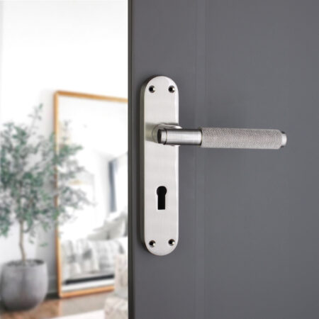 Connaught Knurled Lever on Backplate Lock Satin Nickel - Image 3