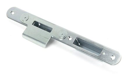 BZP Winkhaus Centre Latch Keep RH 56mm Door | 92166