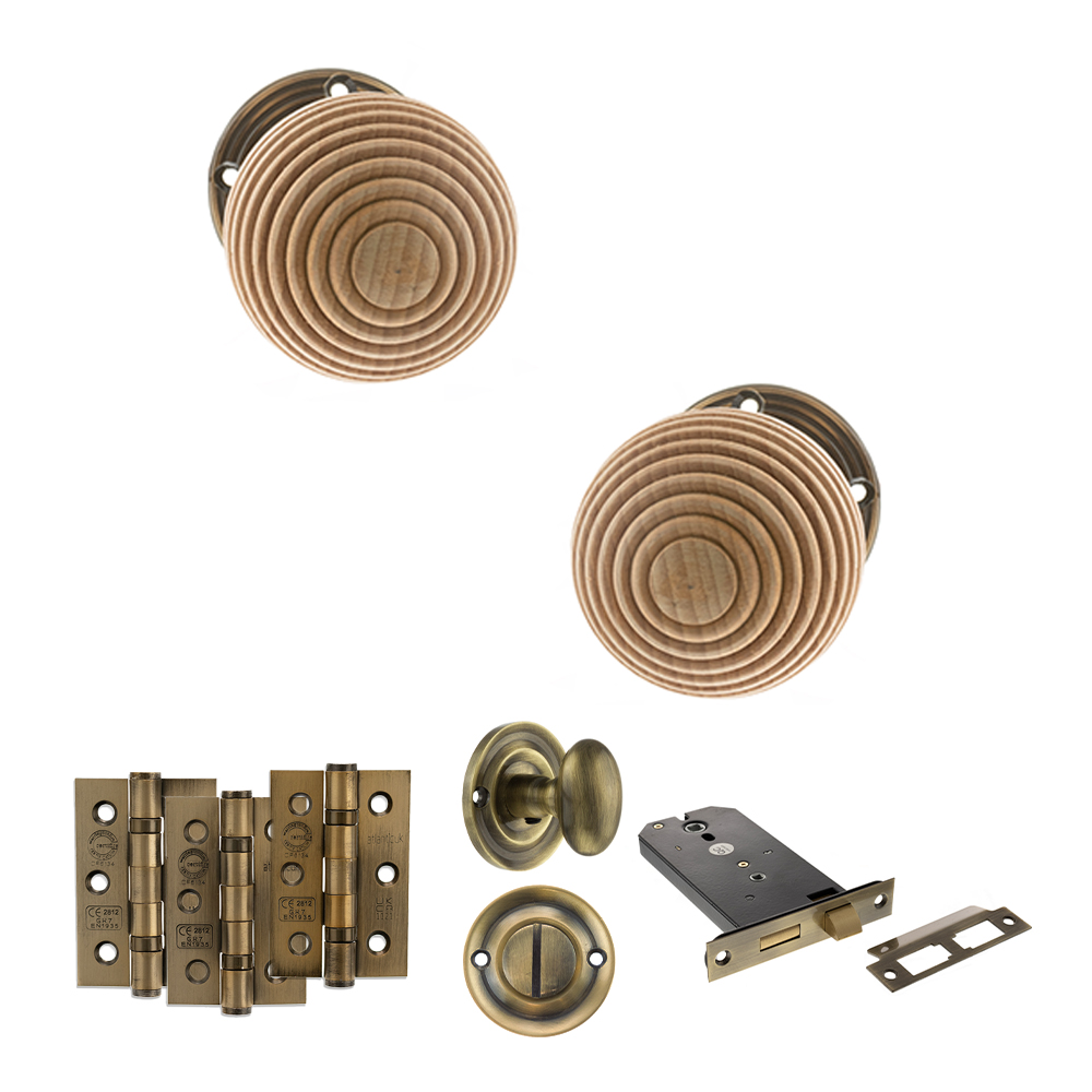 ADPOE57RMKAB70_OLD-ENGLISH-BRIDLINGTON-ANTIQUE-BRASS.jpg Atlantic Old English Bridlington Door Knob Pack (Lock Set - Horizontal Bathlock, 3" Fire Rated Hinges x3) - Antique Brass - Image 1