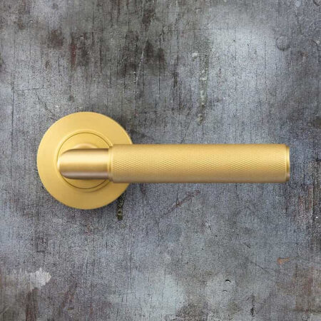 Frelan Piccadilly Door Handle on Plain Rose Satin Brass - Image 3