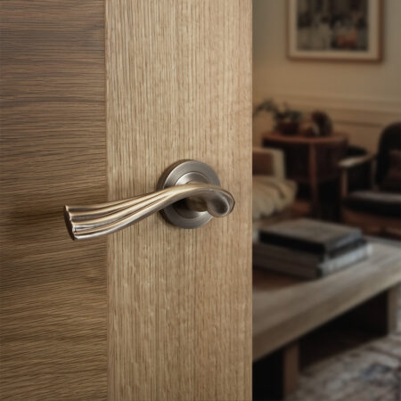 Old English Richmond Door Handle Pack (Latch Set - 2.5" CE Latch, 4" Fire Rated Hinges x3) - Matt Gun Metal - Image 6