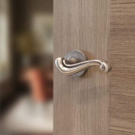 Atlantic Old English Colchester Door Handle Pack (Bathroom Set - 3" CE Bathroom Lock, 3" Fire Rated Hinges x3) - Distressed Silver - Image 6