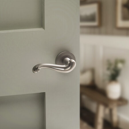 Atlantic Old English Colchester Door Handle Pack (Bathroom Set - 2.5" CE Bathroom Lock, 4" Fire Rated Hinges x3) - Matt Gun Metal - Image 6
