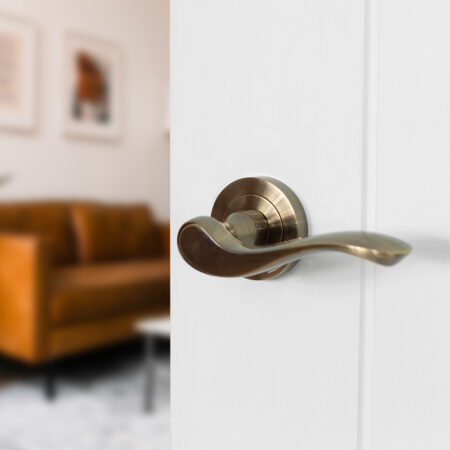 Atlantic Old English Warwick Door Handle Pack (Latch Set - 2.5" CE Latch, 4" Fire Rated Hinges x3) - Antique Brass - Image 6