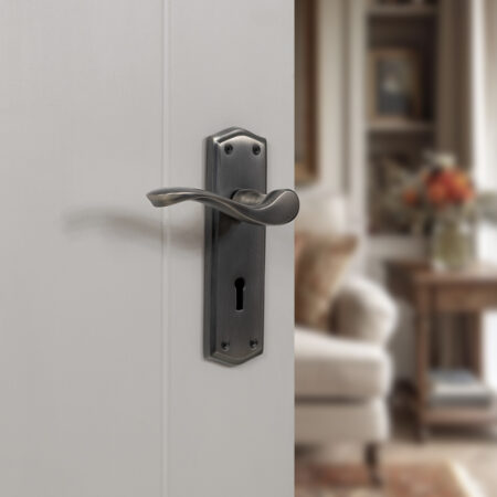 Old English Warwick Door Handle Pack (3 Lever Lock Set - 2.5" CE Sashlock, 3" Fire Rated Hinges x3) - Matt Gun Metal - Image 6