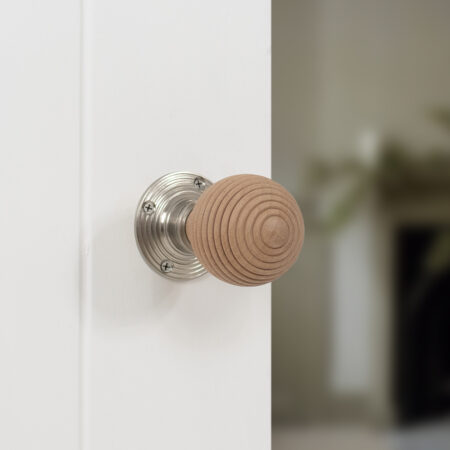 Atlantic Old English Bridlington Door Knob Pack (Lock Set - Horizontal Bathlock, 4" Fire Rated Hinges x3) - Satin Nickel - Image 6