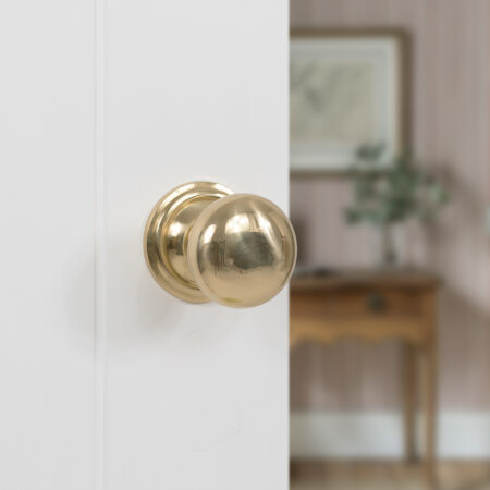 Atlantic Old English Harrogate Door Knob Pack (Lock Set - Horizontal Bathlock, 3" Fire Rated Hinges x3) - Polished Brass - Image 6