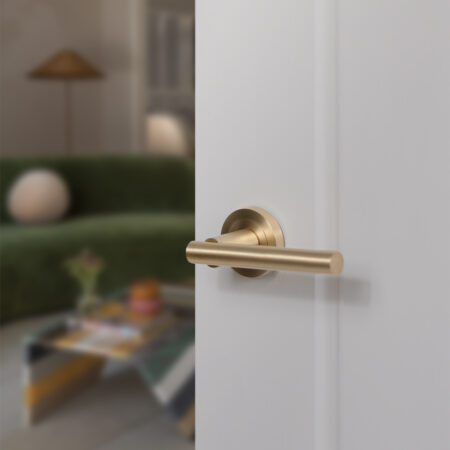 STATUS Nebraska Door Handle Pack (Latch Set - 3" CE Latch, 3" Fire Rated Hinges x3) - Satin Brass - Image 6