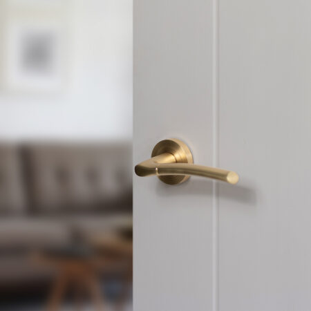 Atlantic STATUS Indiana Lever Door Handle on Round Rose - Satin Brass - Image 2