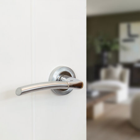 STATUS Indiana Door Handle Pack (Euro Lock Set - 3" CE Sashlock, 3" Fire Rated Hinges x3) - Satin Chrome/Polished Chrome - Image 6