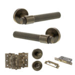 Senza Pari Andretta Door Handle Pack (Bathroom Set - 2.5" CE Bathroom Lock, 3" Fire Rated Hinges x3) - Antique Brass