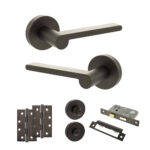 Senza Pari Darrio Door Handle Pack (Bathroom Set - 2.5" CE Bathroom Lock, 4" Slim Knuckle Hinges x2) - Urban Dark Bronze