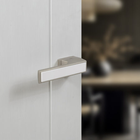 Atlantic Tupai Rapido VersaLine Tobar Lever Door Handle on Long Rose - White Decorative Plate - Pearl Nickel - Image 2