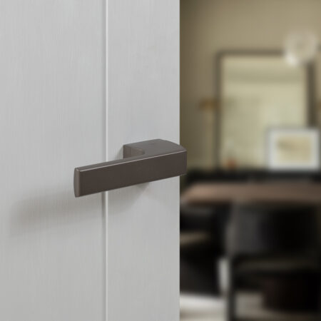 Tupai Rapido RetaLine Panela Lever Door Handle on Long Rose - Titanium - Image 2