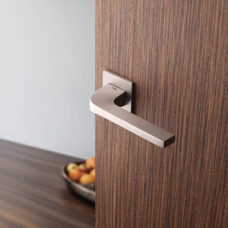 Tupai Rapido 5S Line Canha Lever Door Handle on 5mm Slimline Square Rose - Pearl Nickel - Image 2