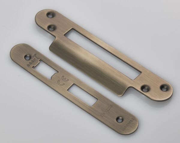 Eurospec Forend Strike & Fixings - Bas/Ess/Lss - Radius - Antique Brass