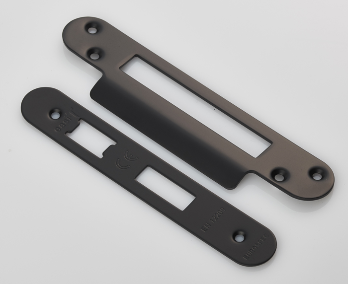 fsf_5004_mb-r.jpg Eurospec Forend Strike & Fixings - Bas/Ess/Lss - Radius - Matt Black - Image 1