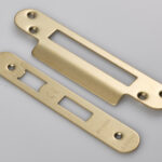 Eurospec Forend Strike & Fixings - Bas/Ess/Lss - Radius - Satin Brass
