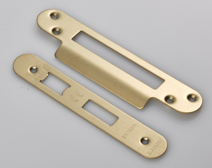 fsf_5004_sb-r_1.jpg Eurospec Forend Strike & Fixings - Bas/Ess/Lss - Radius - Satin Brass - Image 1
