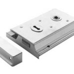 Eurospec 6 x 4" Rim Lock - Dual Handed C/W 2 Keys - Polished Chrome